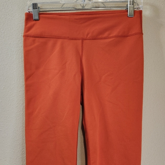 Fabletics Womens Neon Red/Orange Cropped Workout Leggings Size Small - Picture 2 of 6